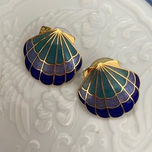 Clam Seashell Cloisonné Enamel Post Earrings
